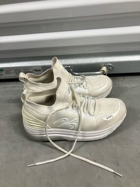 Gdefy by Gravity Defyer Comfort Fit MATeeM Athletic Shoes Size 8.5